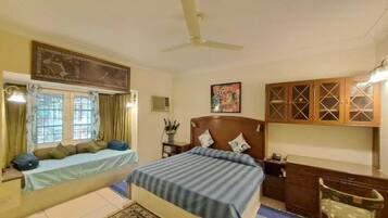 Superior Double Room, Balcony, Garden View | Desk, free WiFi, bed sheets
