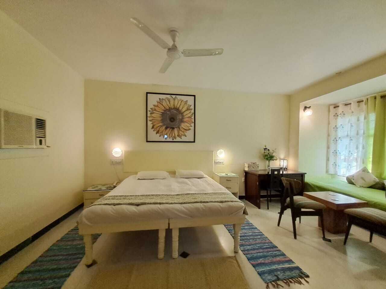 مكتب وواي فاي مجانًا وملاءات أسرّة