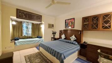 Superior Double Room, Balcony, Garden View | Desk, free WiFi, bed sheets