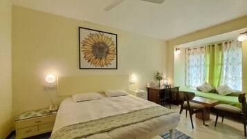 Deluxe Double Room | Free WiFi