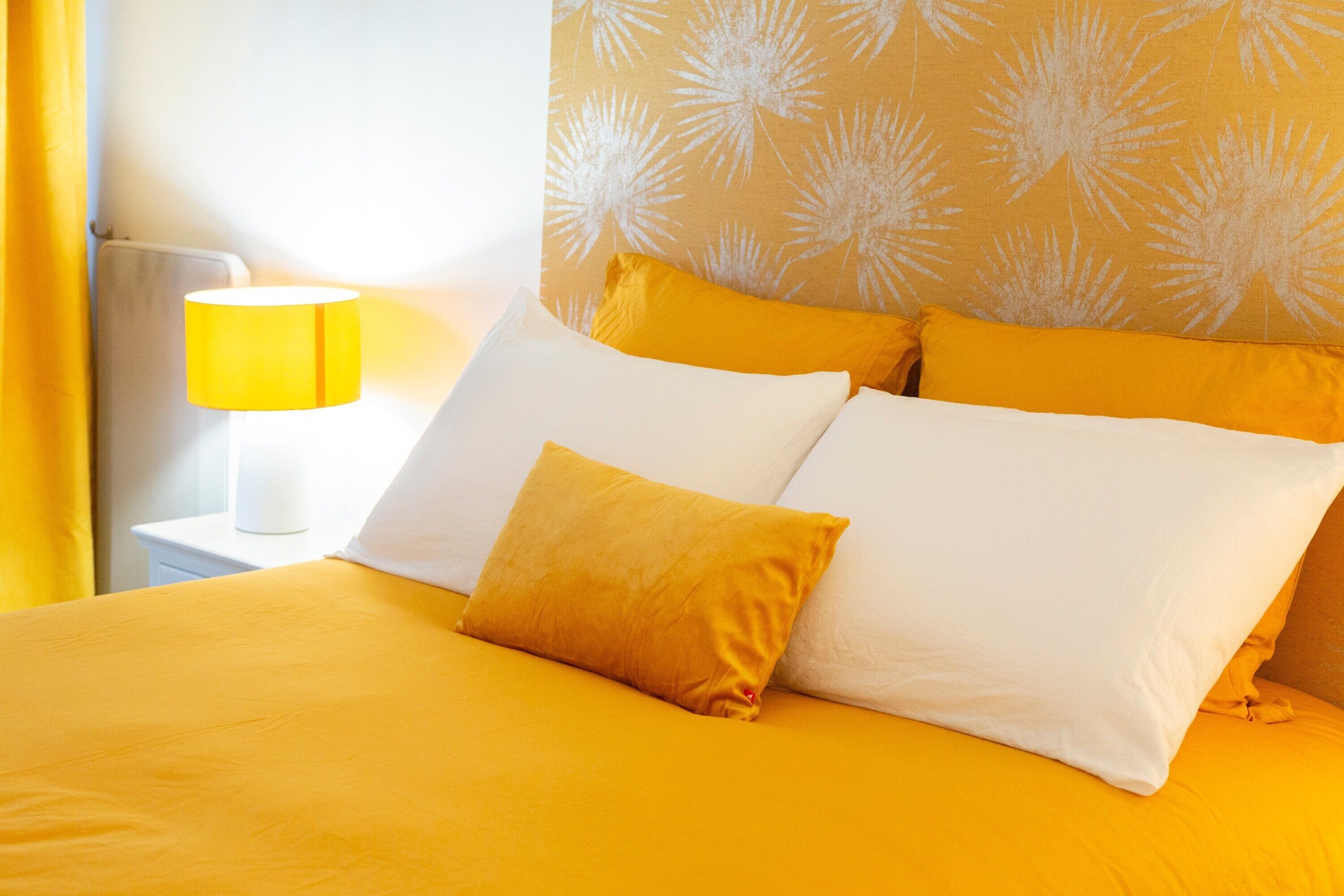 Fer et planche à repasser, draps fournis