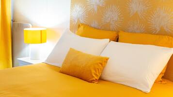 Fer et planche Ă repasser, draps fournis