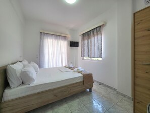 Iron/ironing board, Internet, bed sheets - ARETI Deluxe Two - Bedroom Suite n. 101 By SDR (Olimpiaki Akti)