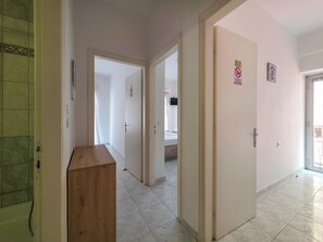 Silitysrauta/-lauta, internet, vuodevaatteet