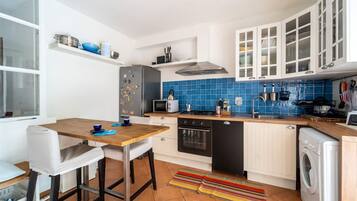 Kühlschrank, Mikrowelle, Geschirrspüler