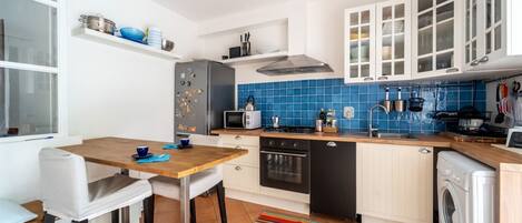 Fridge, microwave, dishwasher