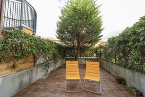 Terrace/patio - Cozy 70 square meters apartment, perfect for four people, spread over two levels (ground floor and basement) within a building (NO elevator).The property is located in the charming seaside town of Sistiana, in the Duino-Aurisina area, about a half-hour d (Sistiana)