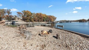 Property grounds - Lakeside Haven - Condo for 8 (Sunrise Beach)