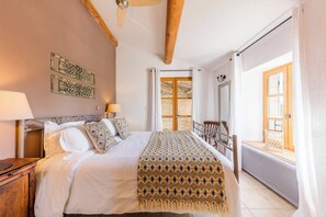 Fer et planche à repasser, Wi-Fi, draps fournis