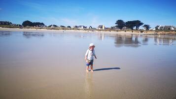 Una spiaggia nelle vicinanze