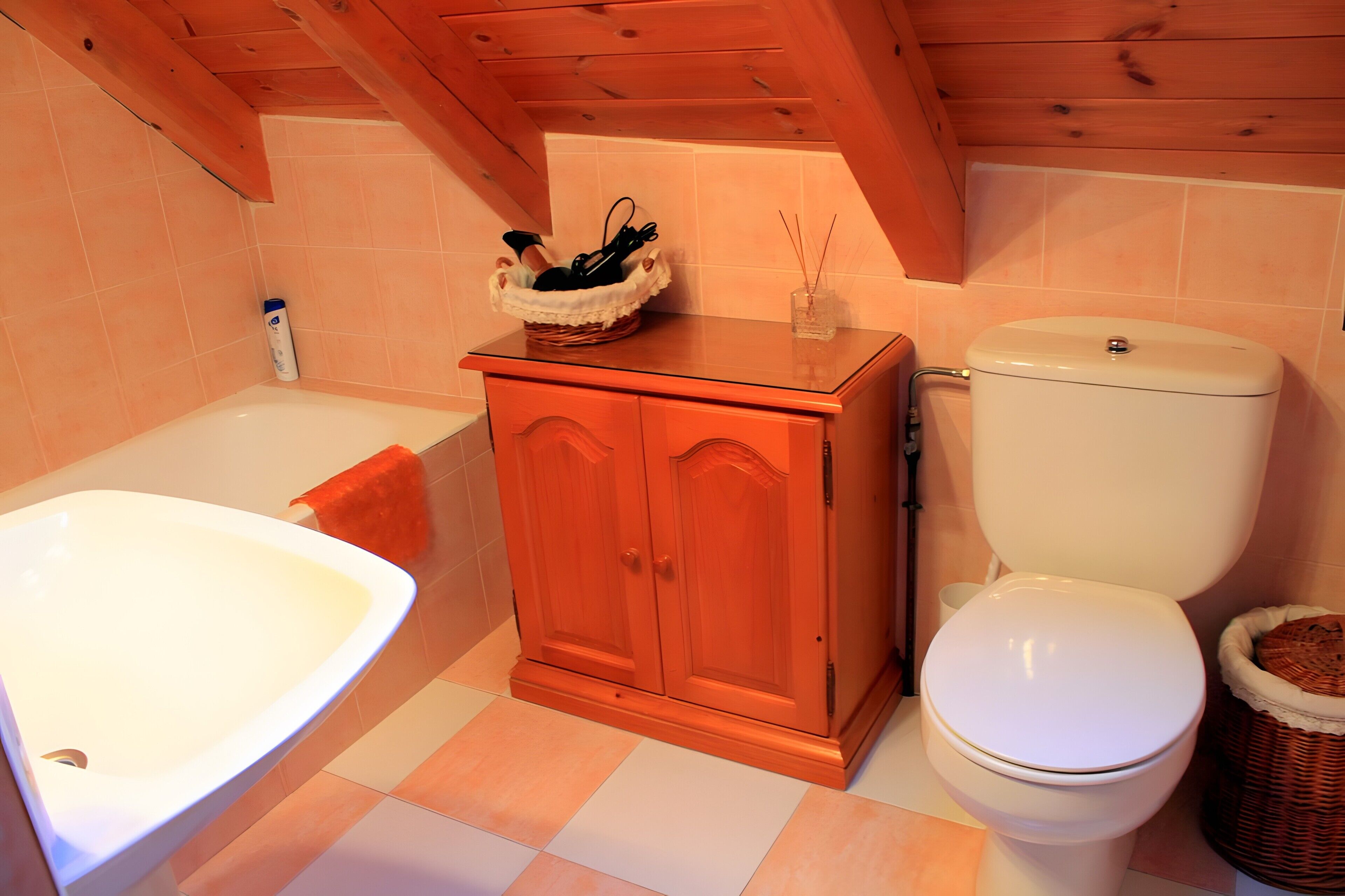 Een douche, een haardroger, handdoeken
