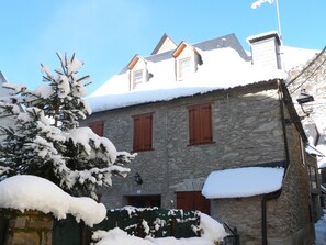 Exterior - Holiday Home 'Ço De Carles' with Mountain View and Wi-Fi (Garòs)