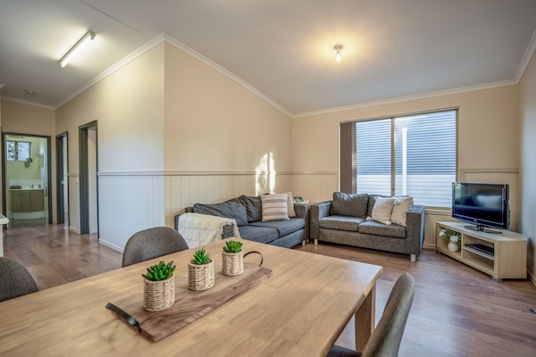 Villa, 2 Bedrooms, Non Smoking | Living area