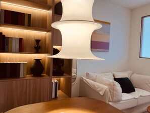 Junior Double Room, City View | Living area