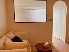 Junior tweepersoonskamer, uitzicht op de stad | Woonruimte