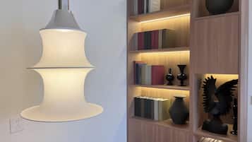 Junior Double Room, City View | Living area