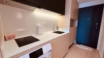 Dobbeltrom – classic, byutsikt | Eget tekjøkken | Minikjøleskap, mikrobølgeovn og kjøkkenutstyr