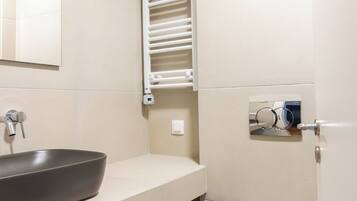 Studio Signature - balkong | Badrum | Dusch, hÄrtork, handdukar och tvÄl