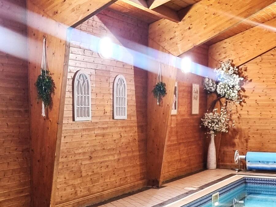 Couples treatment rooms, sauna, steam room, body treatments