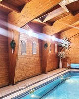 Couples treatment rooms, sauna, steam room, body treatments