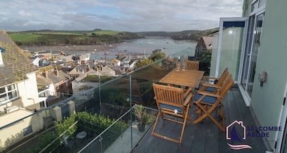 Contemporary Apartment | Outside Space | Harbour Views | Parking