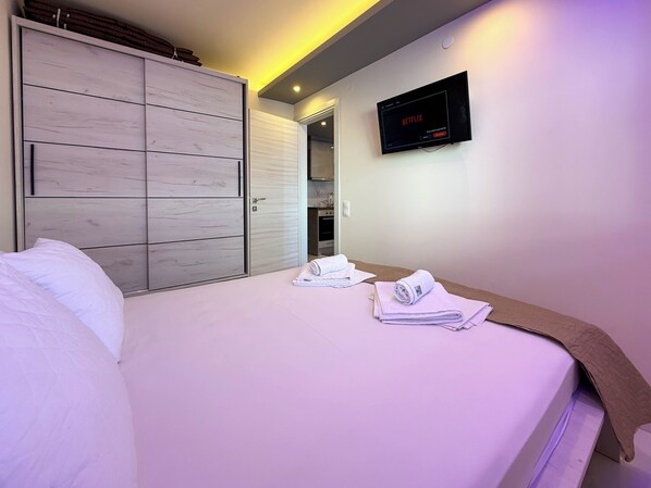 Bügeleisen/Bügelbrett, WLAN, Bettwäsche