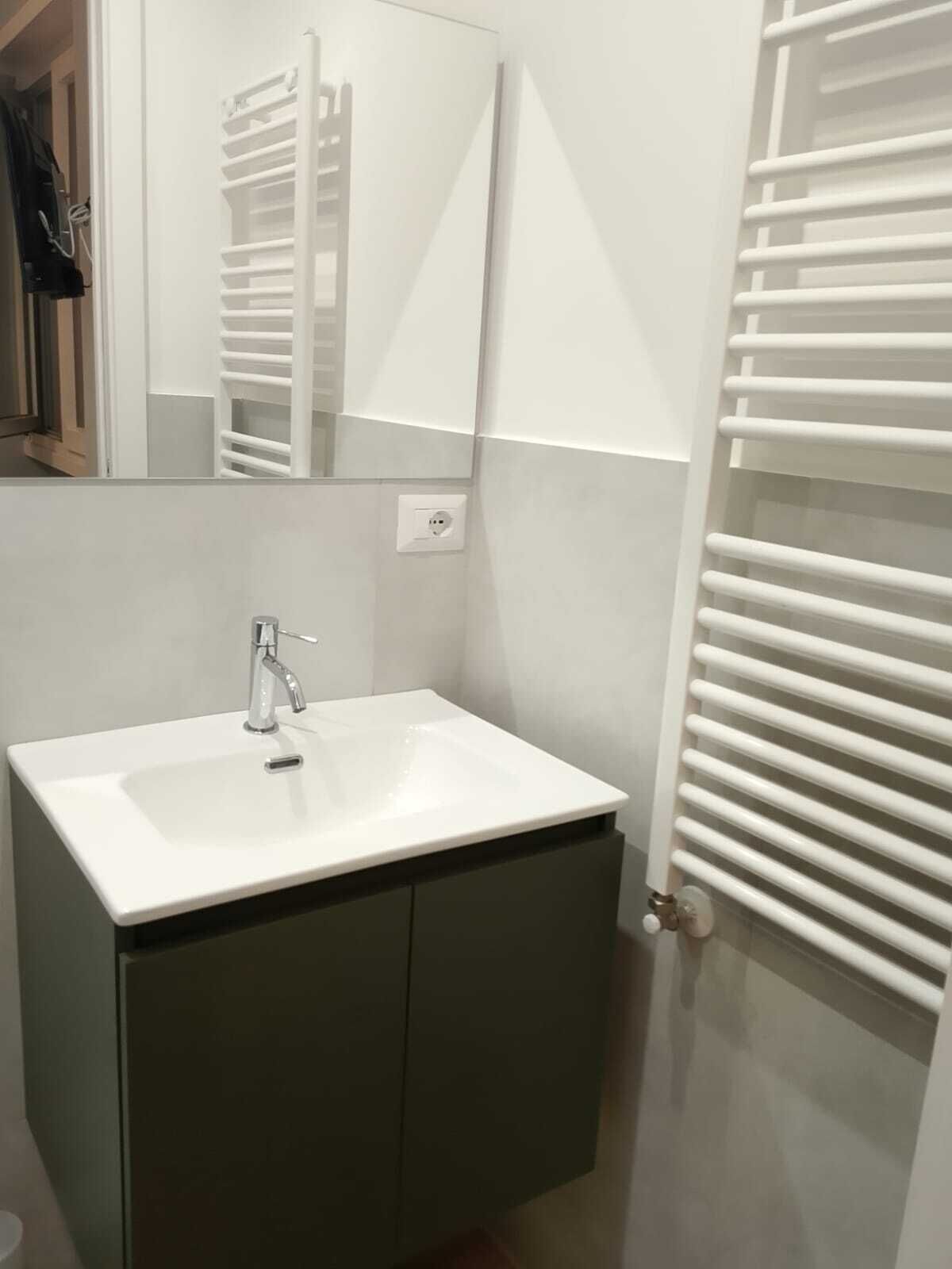 Dusche, Haartrockner, Bidet, Handtücher