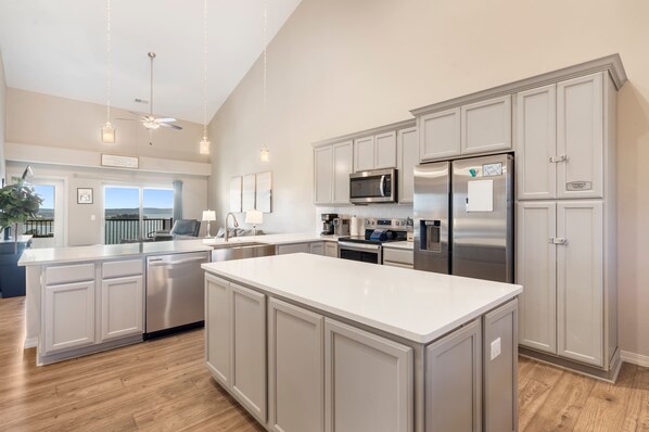 Condo, Multiple Beds, Balcony (The Lakeview Penthouse) | Private kitchen - The Lakeview Penthouse 10ppl (Branson)