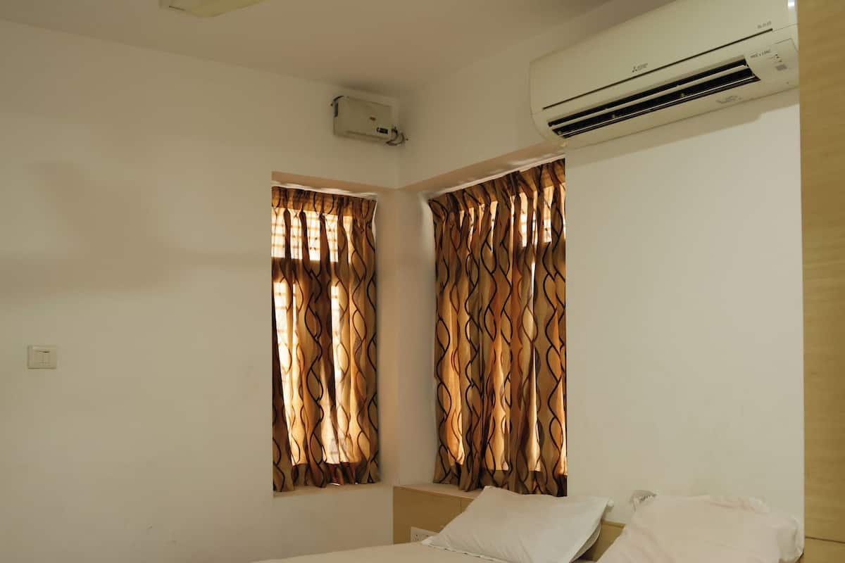 Soundproofing, WiFi (free), bed sheets