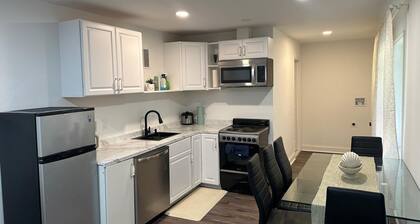 Cozy 2BR Basement Apartment with private entry in charming Silver Spring with AC
