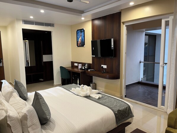 Habitación Premium | Sábanas de algodón egipcio, ropa de cama de alta calidad y minibar 