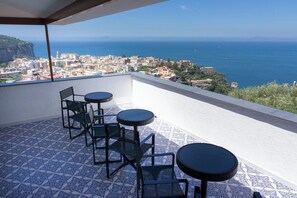 Outdoor dining - Stunning Sea View Villa - Italian Escape (Vico Equense)