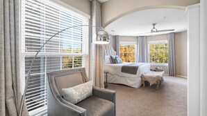 コンドミニアム ベッド (複数台) バルコニー (Edgewater Escape) | 2 室のベッドルーム、客室ごとに異なる装飾、客室ごとに異なるインテリア