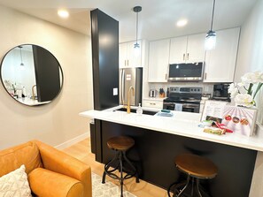 Fridge, microwave, oven, stovetop - Relaxed Elegance / Ski-In/Out / King Bed / Central Location / Park City Mtn Base (Park City)