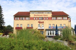 Exterior - Double room with balcony directly at the harbor of Wustrow (Ostseebad Wustrow)