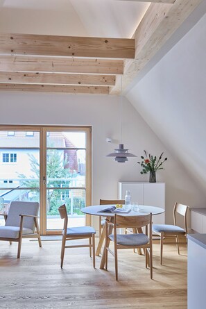 Dining - Comfortable vacation apartment in an exclusive vacation home near the Baltic Sea (Wustrow)