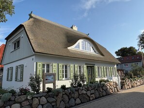 Exterior - Comfortable vacation apartment in an exclusive vacation home near the Baltic Sea (Wustrow)