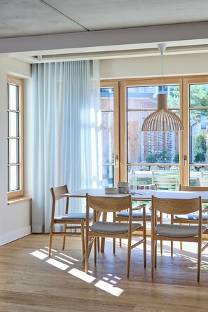 Dining - Comfortable vacation apartment in an exclusive vacation home near the Baltic Sea (Wustrow)