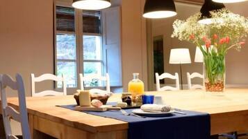 Kontinentales Frühstück unter der Woche (5 EUR pro Person)