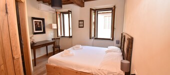 The Living Gallery 2 - Suite 100 meters from Dome