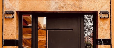 Fachada de la propiedad