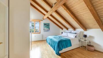 Bureau, fer et planche à repasser, Wi-Fi, draps fournis