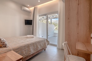 5 bedrooms, bed sheets