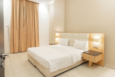 LP149.1 -Fabulous 1-bedroom apartment with AC in vibrant Riyadh