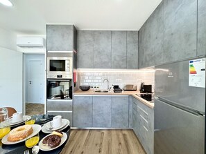 Microwave, oven, coffee/tea maker, toaster - Albufeira Shine by Homing (Albufeira)