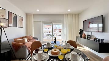 Microwave, coffee/tea maker, cookware/dishes/utensils