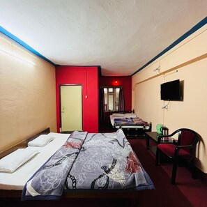 Family Room, City View | Desk, free WiFi - Hotel Araniko (Darjeeling)