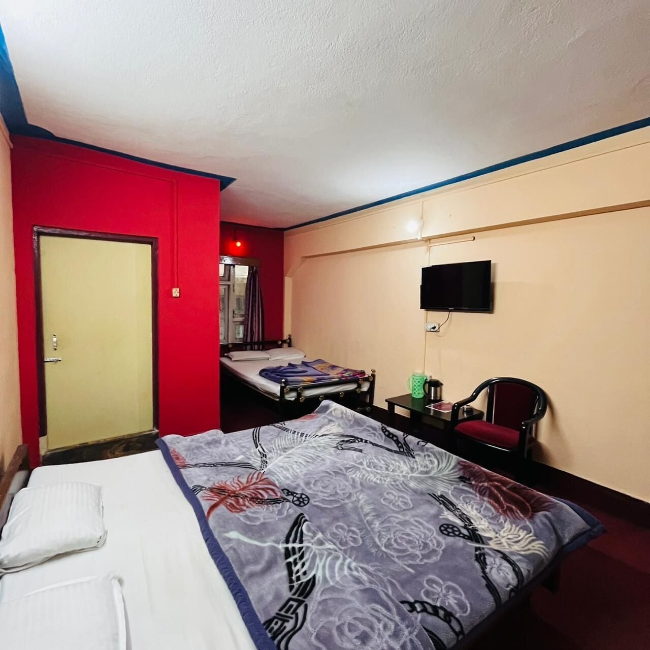 Habitación familiar, vista a la ciudad | Escritorio y wifi gratis 