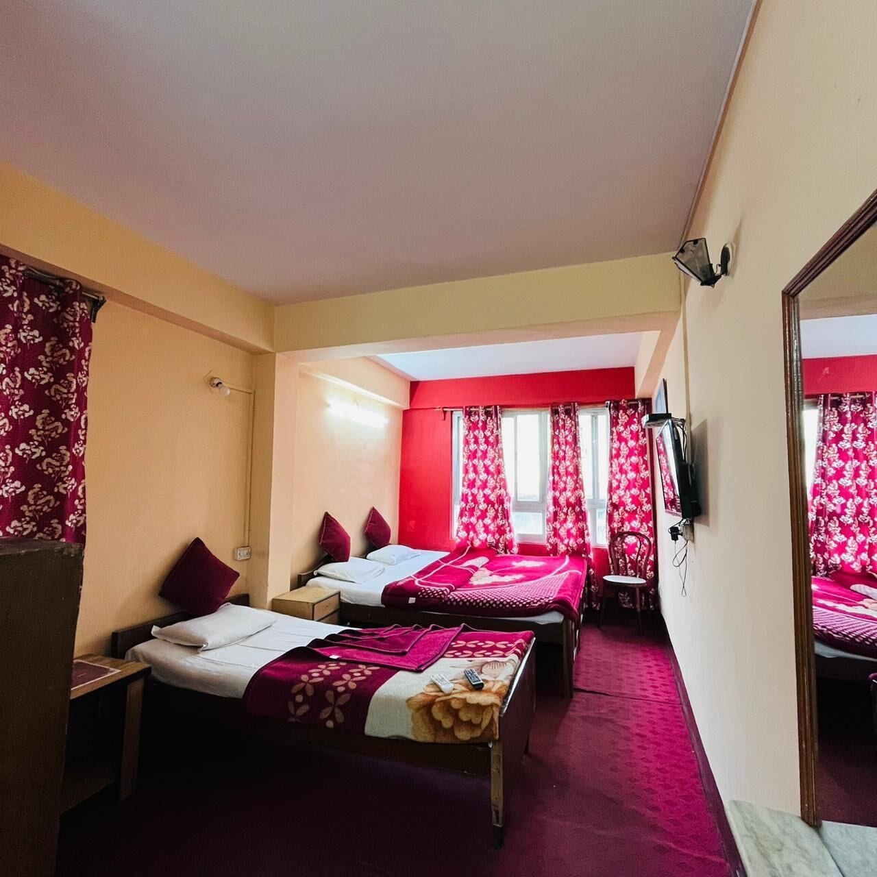 Habitación triple estándar | Escritorio y wifi gratis 