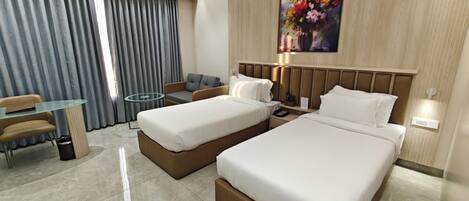 Caja de seguridad en la habitación, wifi gratis y ropa de cama